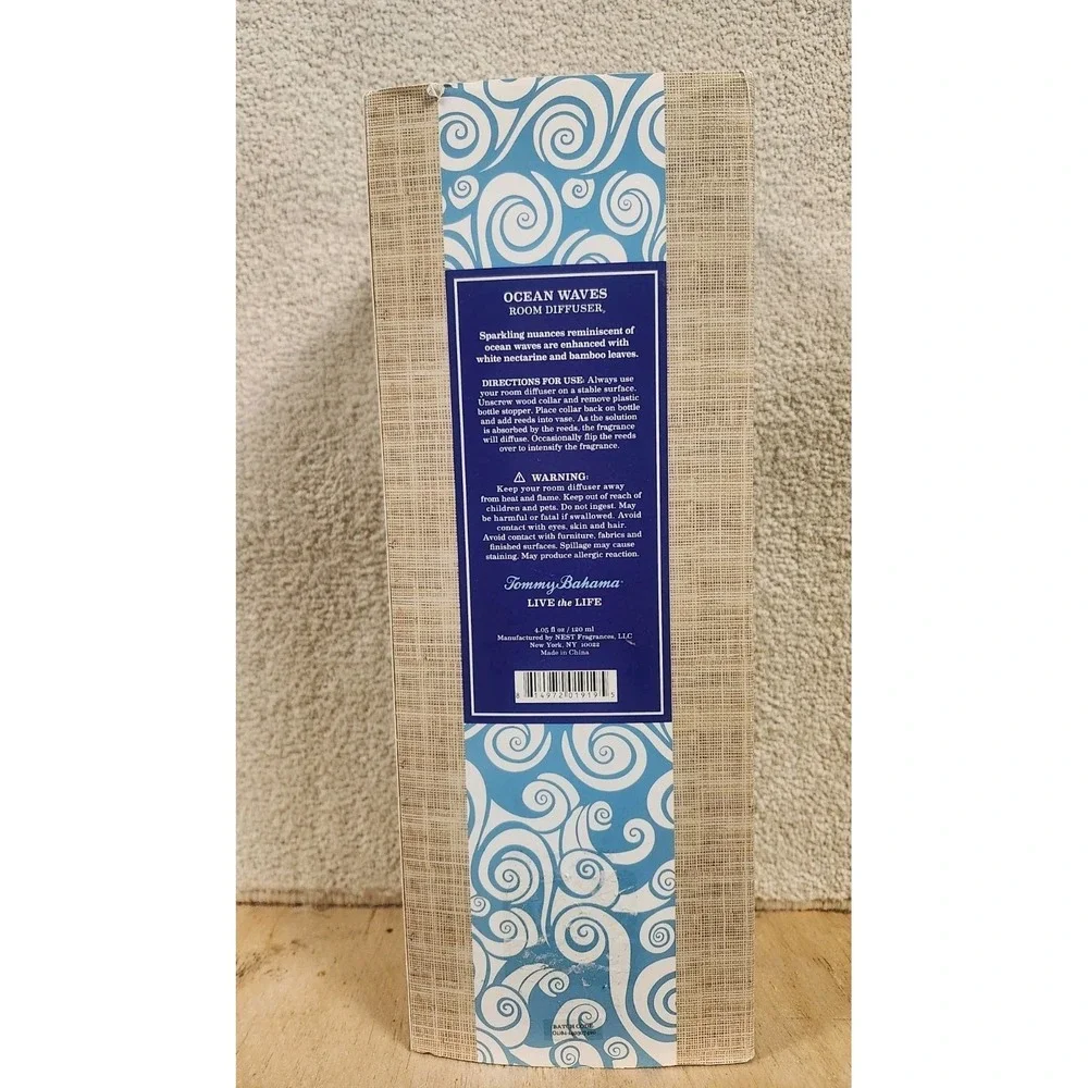 Tommy Bahama Ocean Waves Reed Diffuser blue glass home fragrance 120ml Reeds Box